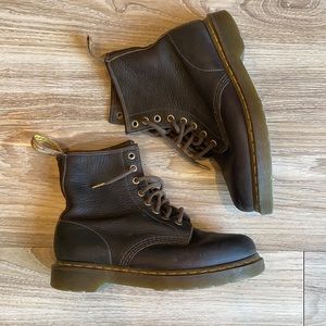 Brown Leather Doc Marten’s lace up classic boot